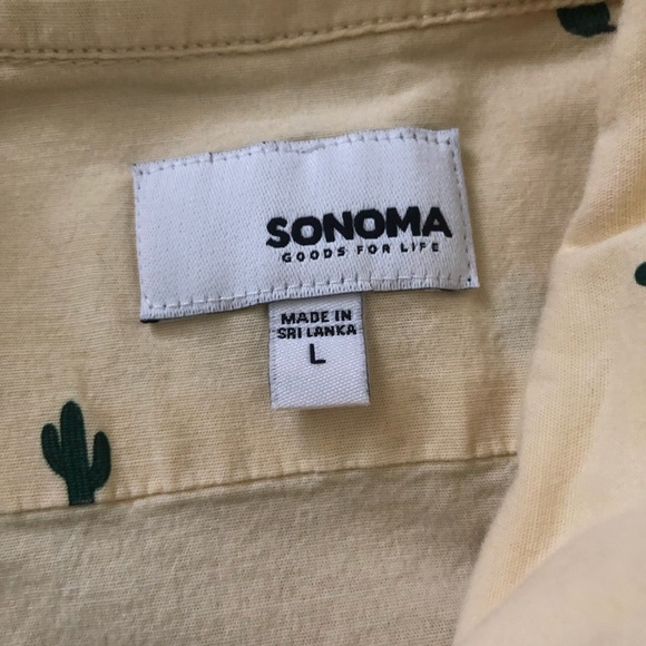 Men’s causal button down short sleeve shirt - Picture 3 of 3